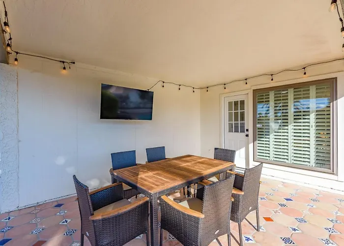 Holiday home Stylish 3br Oasis - Private Pool, Billiards And *