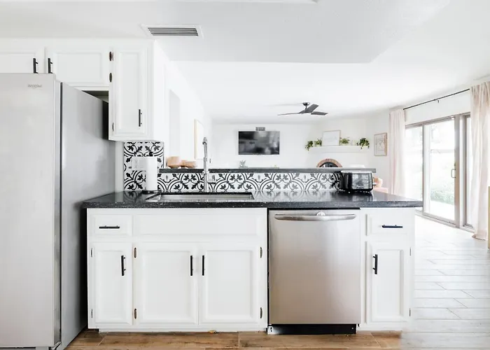 Holiday home Stylish 3br Oasis - Private Pool, Billiards And Phoenix