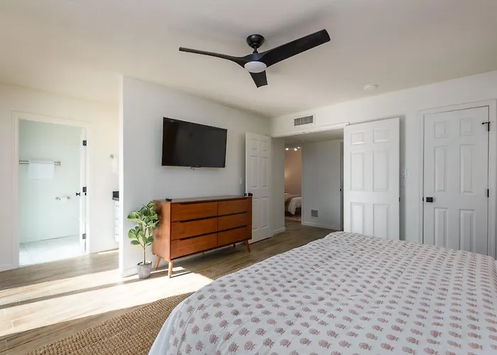 Stylish 3br Oasis - Private Pool, Billiards And Holiday home Phoenix