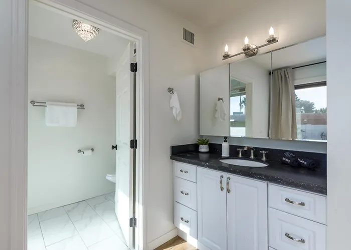 Holiday home Stylish 3br Oasis - Private Pool, Billiards And *