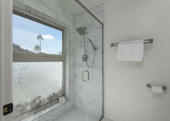 Holiday home Stylish 3br Oasis - Private Pool, Billiards And