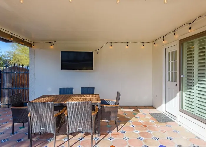 Stylish 3br Oasis - Private Pool, Billiards And *