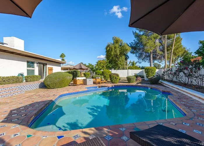 Holiday home Stylish 3br Oasis - Private Pool, Billiards And Phoenix