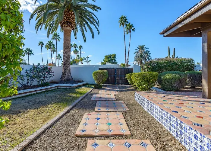Stylish 3br Oasis - Private Pool, Billiards And Holiday home *