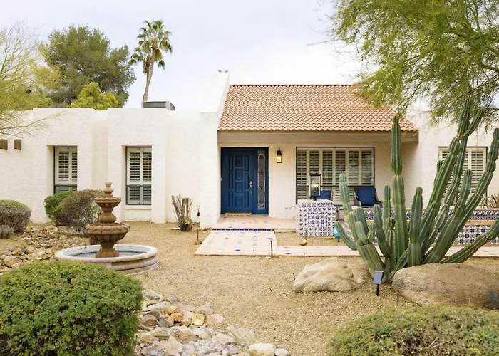 Stylish 3br Oasis - Private Pool, Billiards And Phoenix